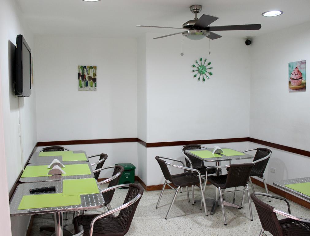 קאלי Pasadena Hostel מראה חיצוני תמונה