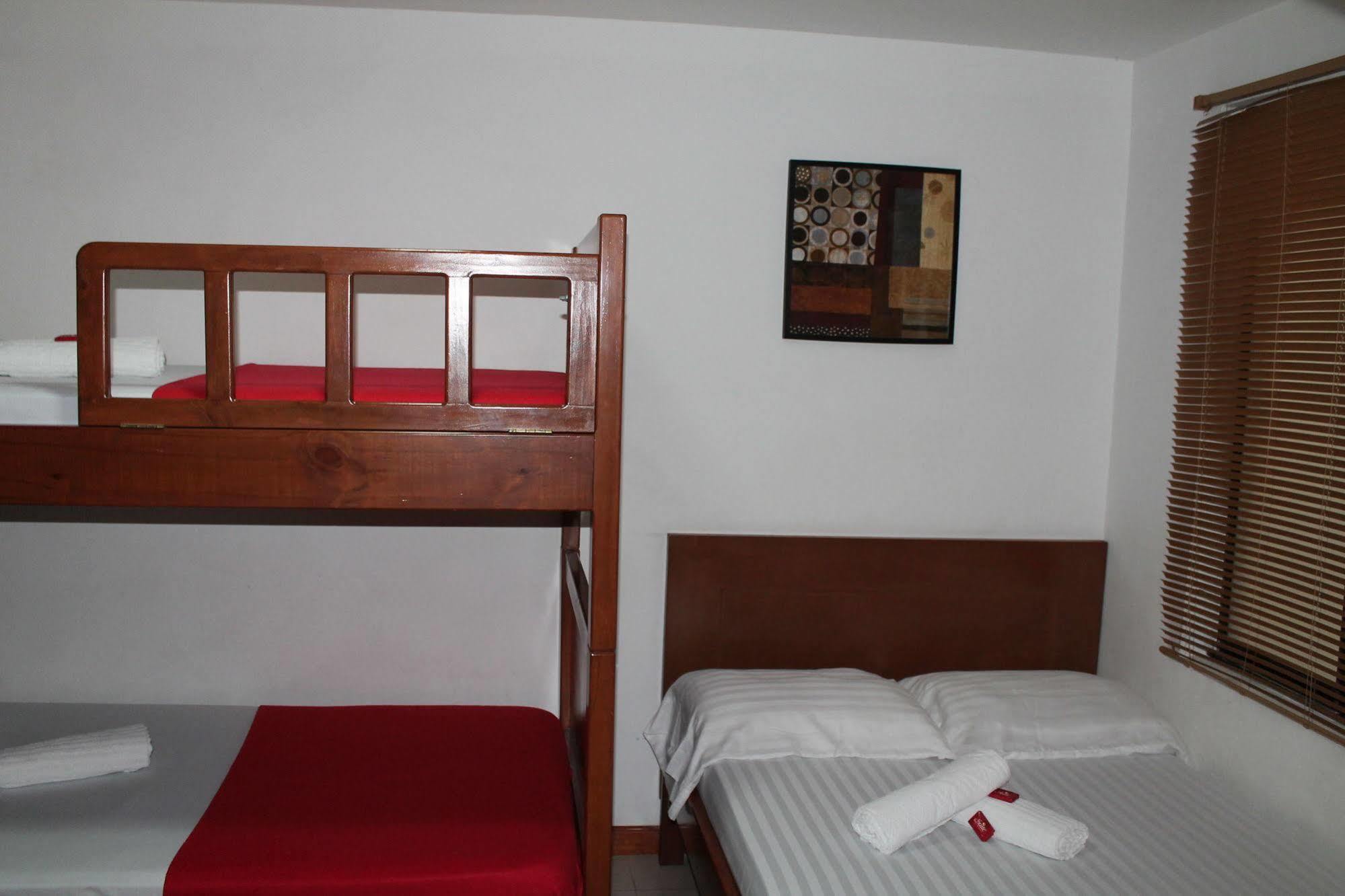 קאלי Pasadena Hostel מראה חיצוני תמונה