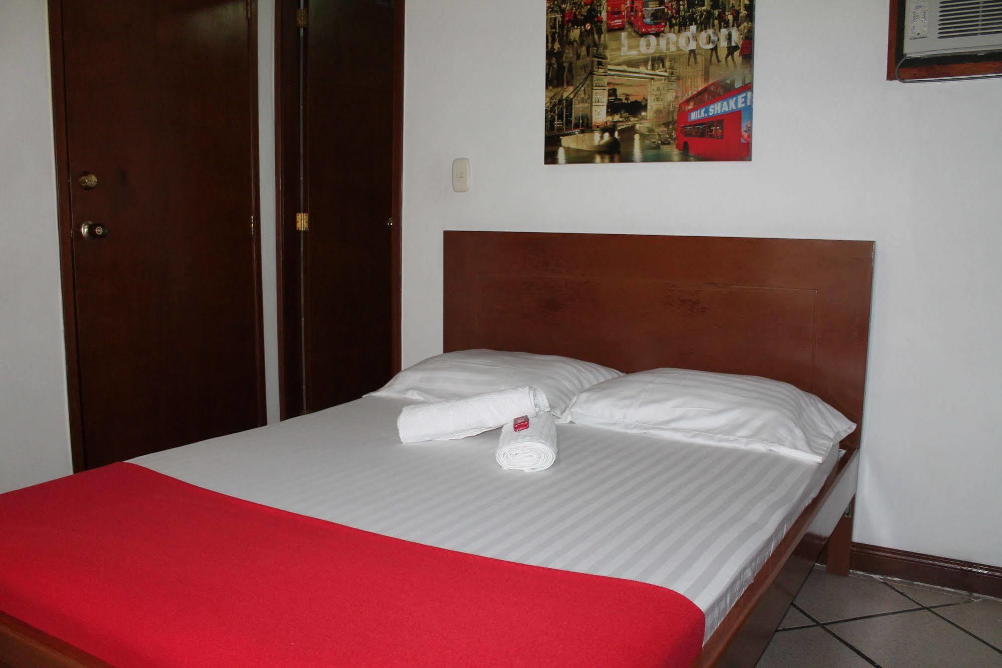 קאלי Pasadena Hostel מראה חיצוני תמונה