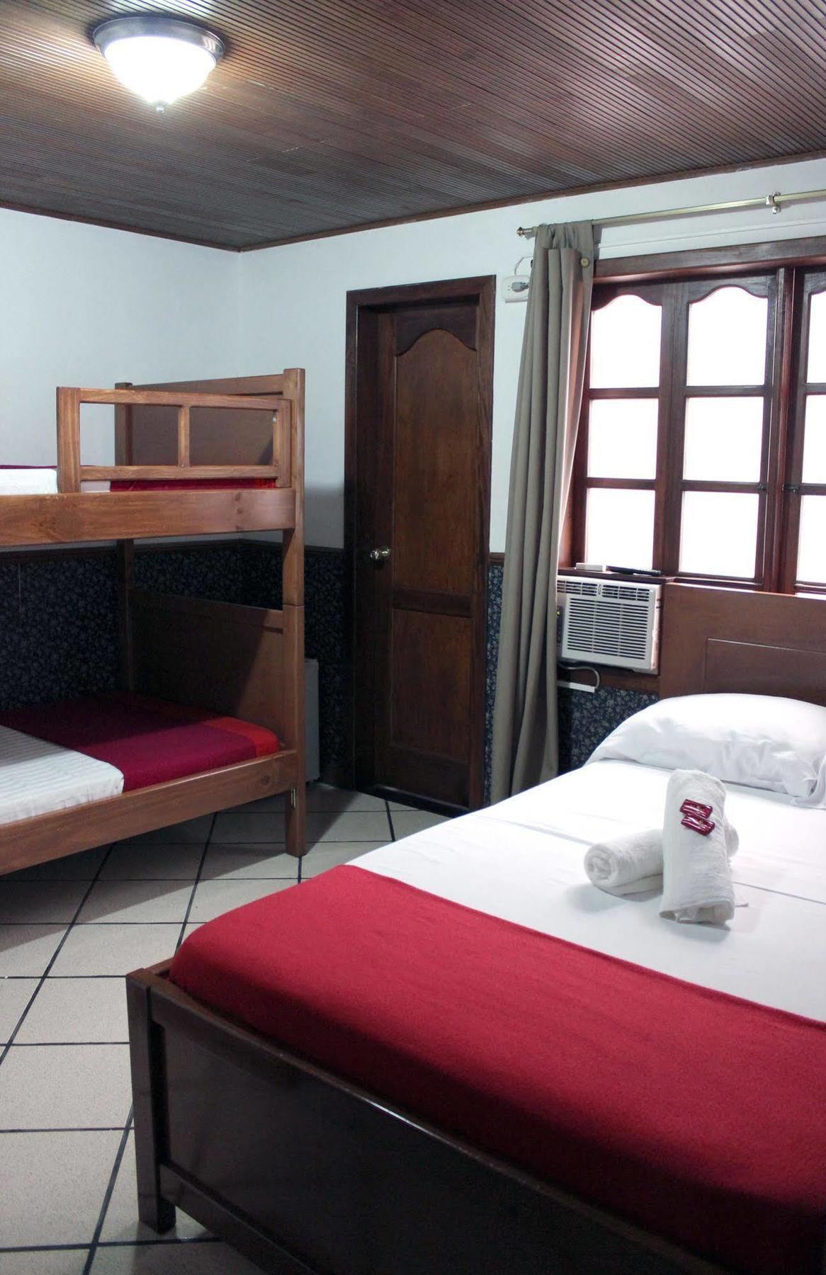 קאלי Pasadena Hostel מראה חיצוני תמונה